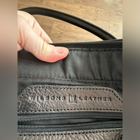 Wilson’s Leather black shoulder bag with gold hardware - Picture 14 of 14